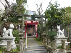 大山稲荷神社

同じ渋谷でも、この辺りは一転してお屋敷が並ぶ閑静な住宅街

歩いていると、期せずしていい感じの神社が