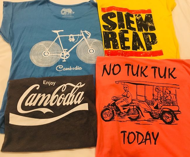 長考の末 4枚ゲット。嬉しい 3buy 1free！<br />1枚1ドルってカンボジアサイコー！