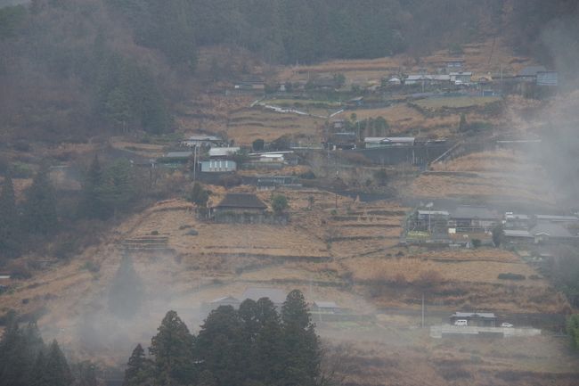 奥祖谷の急峻な山肌に張り付いた落合集落と 名頃かかしの里 祖谷渓 かずら橋 大歩危 徳島県 の旅行記 ブログ By ミズ旅撮る人さん フォートラベル