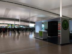 「バルセロナ　エル　プラット空港」はわかりやすいです。

「イベリア航空」でチェックイン。
この「イベリア航空」のエコノミーカウンターが激混みでした！！。
時間に余裕を持たないとやばいかも。。。