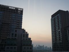 12月31日
おはようございます！

今日はカウントダウン花火があります！

では、昨日朝早くて行けなかったホテルの朝食を食べに行きます。