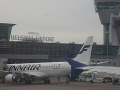 ヘルシンキ空港の看板とパチリ☆
 ヘルシンキ（フィンランド）の滞在は５時間ほどだった。
5時間って・・・トランジットの時間みたいだね(笑)