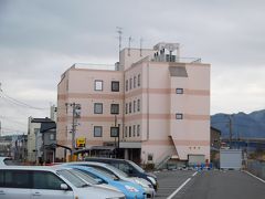 1月18日、仕事が終わるとそのまま岩手県の宮古市に向かう。盛岡駅からバスに乗り換え、宮古駅前に到着したのは深夜23時頃。この日は駅近くのホテルビッグ・ウェーブに泊まる。写真は翌朝撮影。