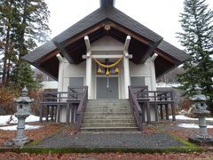 頑張って登ると立派な神社が！
酢川温泉神社というそうです。