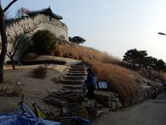 　城郭が見えてきましたよ。
　建物は東南角楼