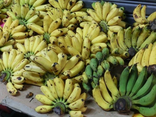 おいしそうなバナナ。<br />私はバナナもミカンも、ちっちゃい物の方が好き。