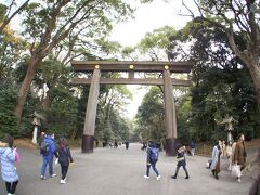 原宿で降りてこちら、明治神宮へやってきました。