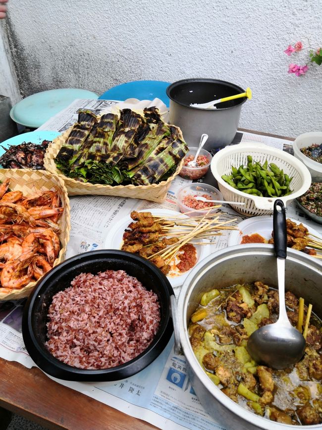 右下は鶏のスープです。<br />リカ特製です。