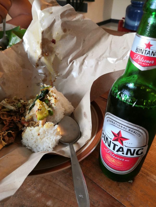 ビールにお粥は、いまいち・・・<br />と感じているのは私だけ？<br />というわけで、ナシチャプル10000Rpにしてみました。<br />おかずの量は変わりません。