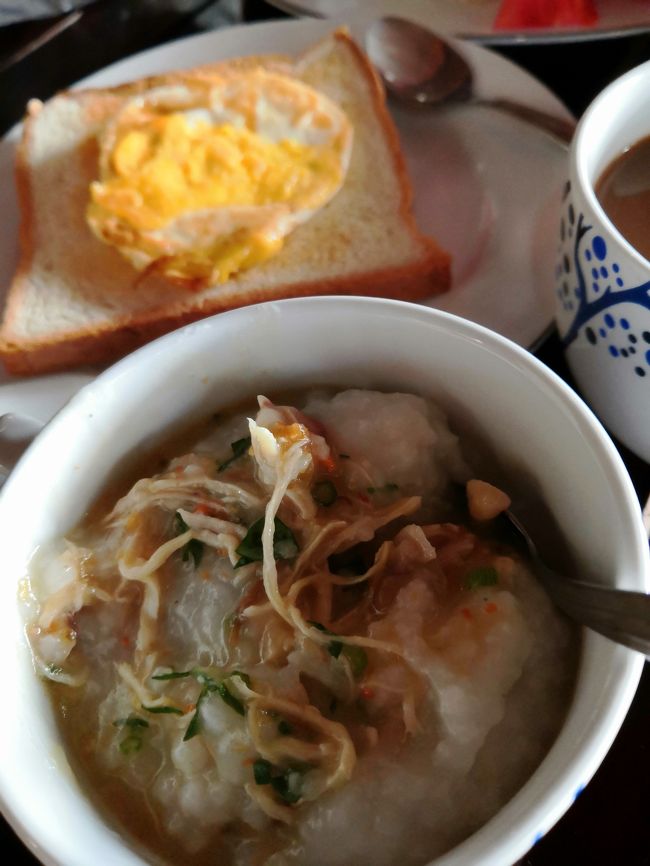 ブブール（粥）は市場で5000Rp