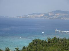 ブセナ海中公園も見えます。