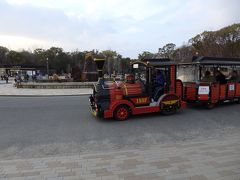 大阪城公園は何度か来ていますが、こちら側に来るのは初めて～。
公園内を移動するロードトレインの存在も初めて知りました。

大阪城公園
https://www.osakacastlepark.jp/