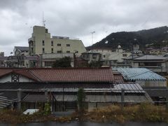 熱海から伊東線に入り、網代駅、山沿い海沿いで天気が変わりやすいのも伊豆の特長。