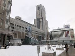 12：14

札幌駅へ到着（駅の手前が下車ポイント）そこから駅まで徒歩3分

これより大倉山ジャンプ競技場へ向かいます。ルートは・・・

・さっぽろ　⇒　大通（地下鉄南北線）
・大通り　⇒　円山公園（地下鉄東西線）
・円山公園　⇒　大倉山競技場入口（ＪＲ北海道バス）