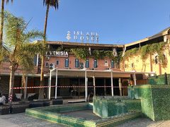 待っていてくれたドライバーさんに連れられて「ホテル・イスレーン（Hotel Islane Marrakech）」に到着。

