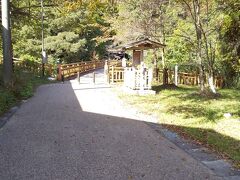 「田村橋」11:31通過。
田村川を海道橋(田村橋)で渡り「田村神社」方向に進みます。