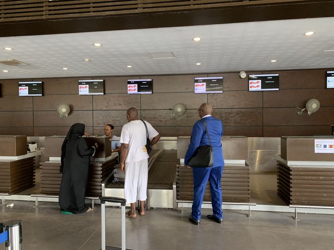 チェックインはどうやら11:15から開始のようで、しばし待ってからチェックイン