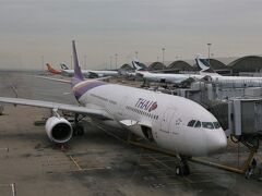 日本（セントレア空港）からネパールまでの直行便はなくて、セントレアから香港、ダッカを経由しネパールへ入りました。
