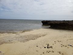 船原浜です。
この島の浜の多くは、岩と岩の間に湾となっている浜が多いように思えました。