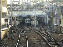 菊名駅に停車。