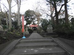 西福寺の参道

このお寺は、室町時代の創建と伝えらる真言宗豊山派の寺院です。