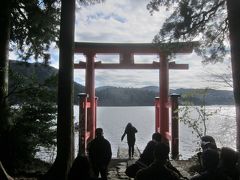 麓の「箱根神社」へ。