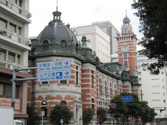 みなと大通り交差点で県庁のはす向かいに位置する横浜市開港記念会館。通称「ジャックの塔」の名で親しまれております。大正6年(1917年)築。高さ36m。国重要文化財。