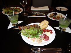 フォス・ド・イグアス国際空港到着後ホテルでの食事です。
