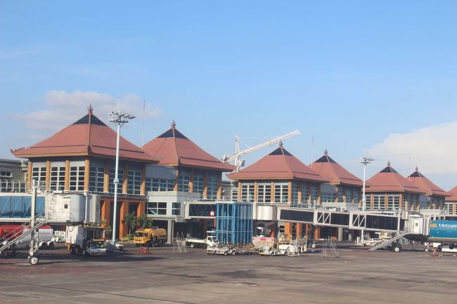 バリ島の空港に到着