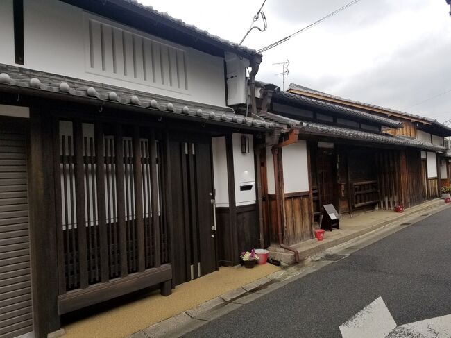 お隣も白壁でした