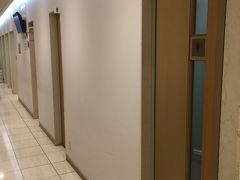 トイレもラウンジ内にあるので便利です。