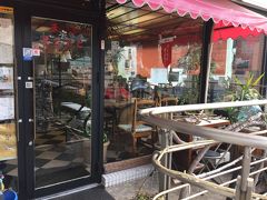 ランチはマックスバリュ近くのカフェ風のお店「食彩ままごと」。