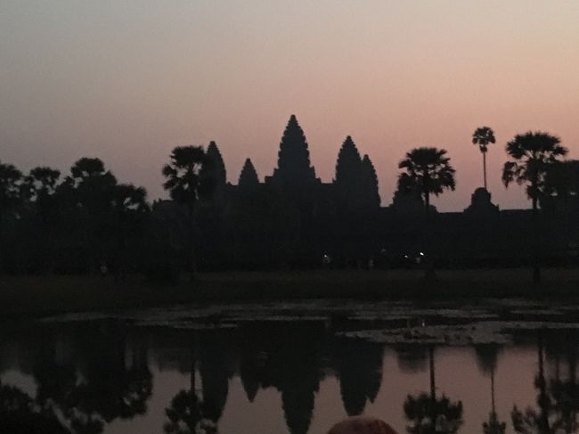 後ろにいた長身のお兄さんがスーッと携帯を取って代わりに撮ってくれたわー サンキュー！！！