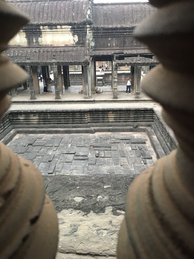 中は広～い！<br />どっかに江戸時代の日本人の落書きがあるはず。。。<br />広すぎて見つけれず。。。