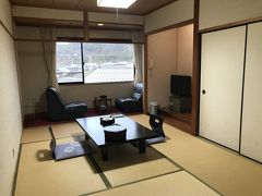夕日ヶ浦温泉で宿泊した旅館のお部屋です。
きちんとお掃除されている気持ちの良いお宿でした（*^_^*）。