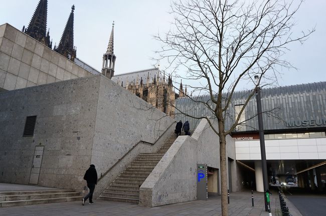 9時、大聖堂に出かけます。<br />この日、10：53の電車でフライブルクに向かいます。<br />部屋は12時まで使えるので、チェックアウトはせずに。