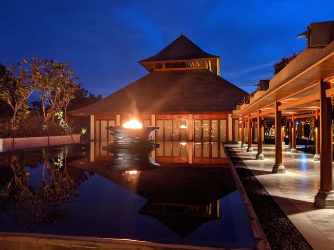 最終日は深夜便の予定だったので、良く眠れるように程良く身体を疲れさせる為朝からプールで本気で泳いでおりました。