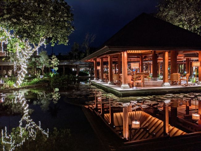 ドア隔てて向こうにいる夫が「大丈夫？」と心配していたので「大丈夫だよ～」と答えて診察終了。<br /><br />診察室から出ると、”姉さん、事件です。”の高嶋政伸ばりに緊張した面持ちのホテルスタッフ（女性）が立っていました。（古い）<br /><br />その日、私たちは部屋を移動してレイトチェックアウトをする予定だったのですが、部屋を移動しなくて良い事と、代金も要らないと言って頂きました。ありがてえ。18時までゆっくりさせて頂きました。