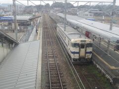 出発から4駅目が終点の桂川駅です。筑豊本線はこの区間だけ非電化区間です。ココで電車に乗り換えました。