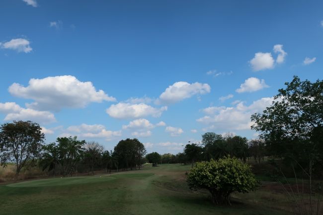 Pattavia　Century　Golf Club<br />グリーンの＜速い遅い＞が分からず、失敗ホール/4パット。<br />フェアーウエー固いので、ランが出る。<br />バンカーに多く入れた。<br />少しずつ、全体では改善傾向。<br />