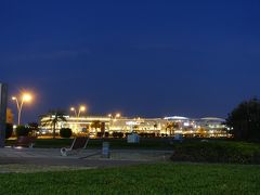 夕飯とショッピング目的に
夜でも楽しめるショッピングモールへ

『ヤスモール』
UAEでは2番目に大きなショッピングセンター