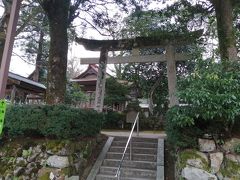 足湯の後は、ちょっと散策。
三朝神社。
何度も三朝には来ていますが、三朝神社は初めてです。