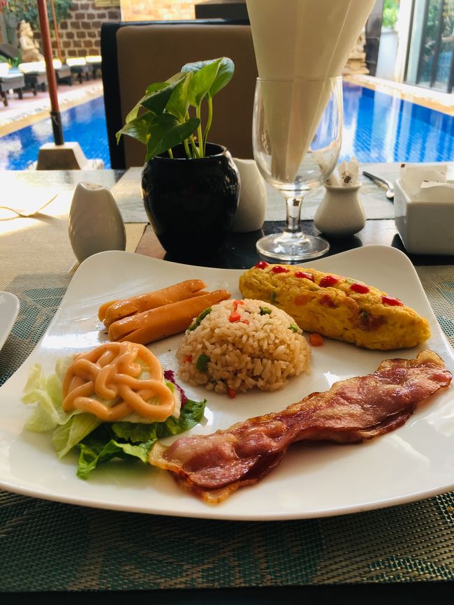 オムレツもあって　パンもフルーツも全てが美味しいし