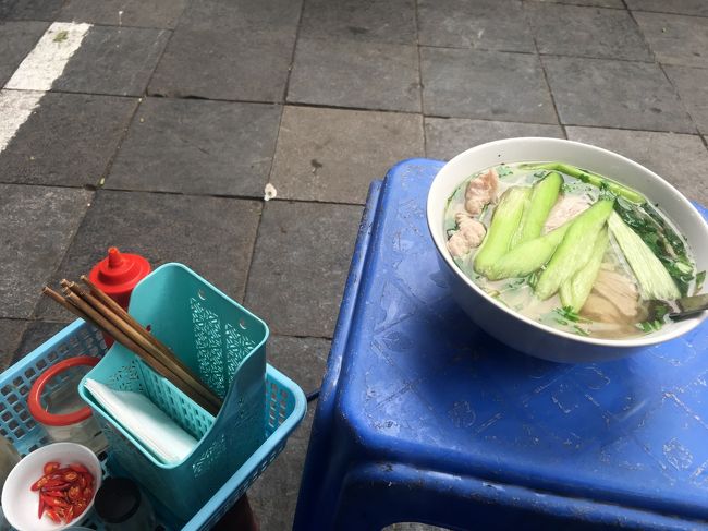 道端フォー、意外や意外。。。出汁もしっかり出てて美味しかった！！！