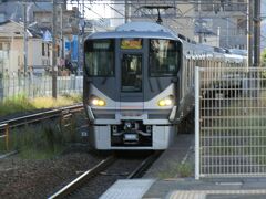 兵庫県・ＪＲ福知山線の三田駅から。
この辺りは、ＪＲ宝塚線の別名（愛称）も持っています。
丹波路快速に乗ることにします。