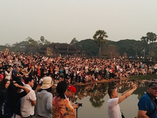 ベストポジションはフェス並みの混雑！！！！<br />盛り上がってますかあぁーー？<br />イェーーーーい！！