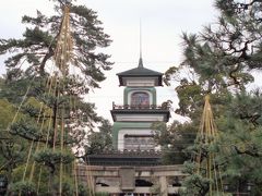 尾山神社で初詣。
和漢洋のそれぞれの様式が用いられた 「神門」が素敵です。
