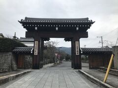 金戒光明寺の入口です。
ここって入口だと思うんですけど、スポットとれません(ーー;)。