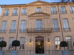 コーモン館(Hôtel de Caumont)

１7世紀に建てられた瀟洒な館
北斎、広重、歌麿展が開催されていたので後日鑑賞します。
