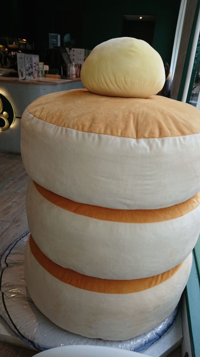 デザートはトンローにもできたGramでパンケーキ。<br />焼き上がりに20～30分かかります。<br /><br />私たちが注文したのが、予想以上に時間が掛かってお持ち帰りすることに。